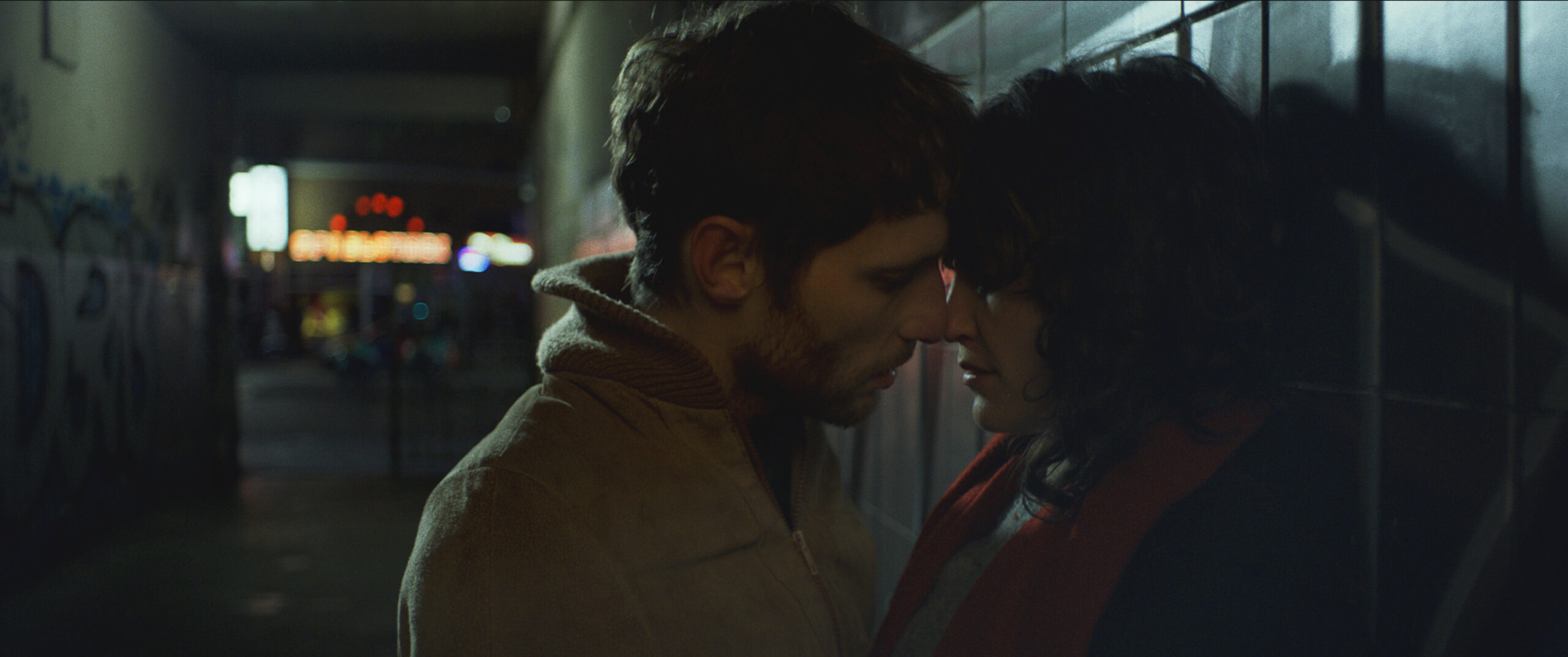 13_Ainda Temos a Imensidão da Noite_filme de Gustavo Galvão_com Steven Lange e Ayla Gresta_foto de André Carvalheira