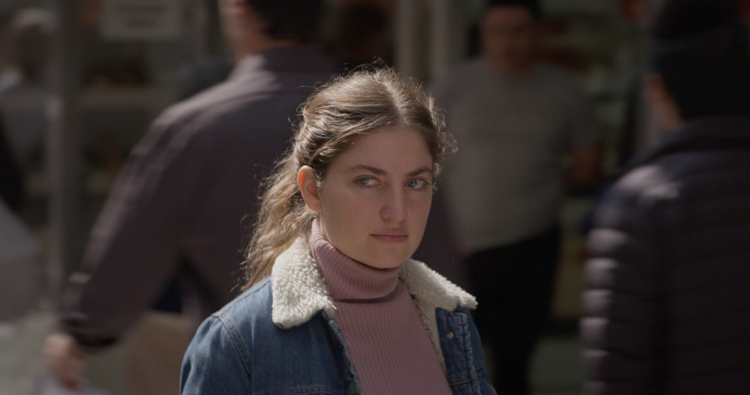 un movimiento extraño - still 1 BAJA - Francisco Lezama