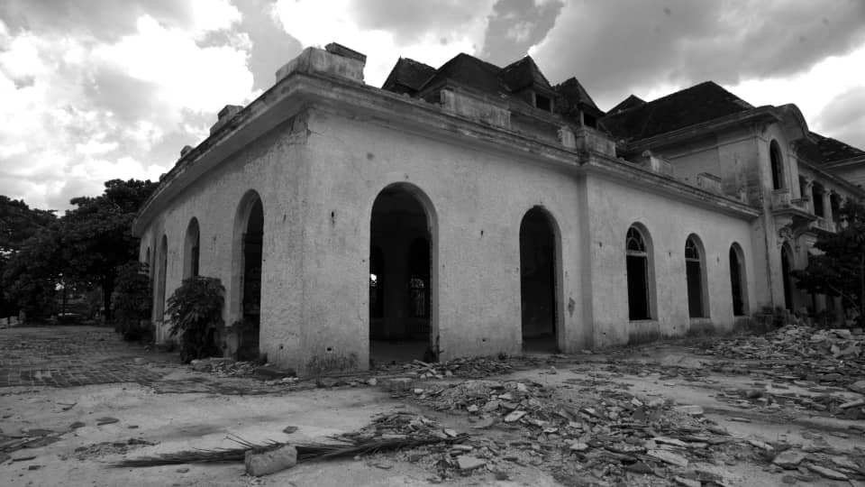 b7b4e620-566f-4c4d-8a1f-c2f439bff080