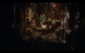 01_Añodecasados_still_baja - Abraham Arellano