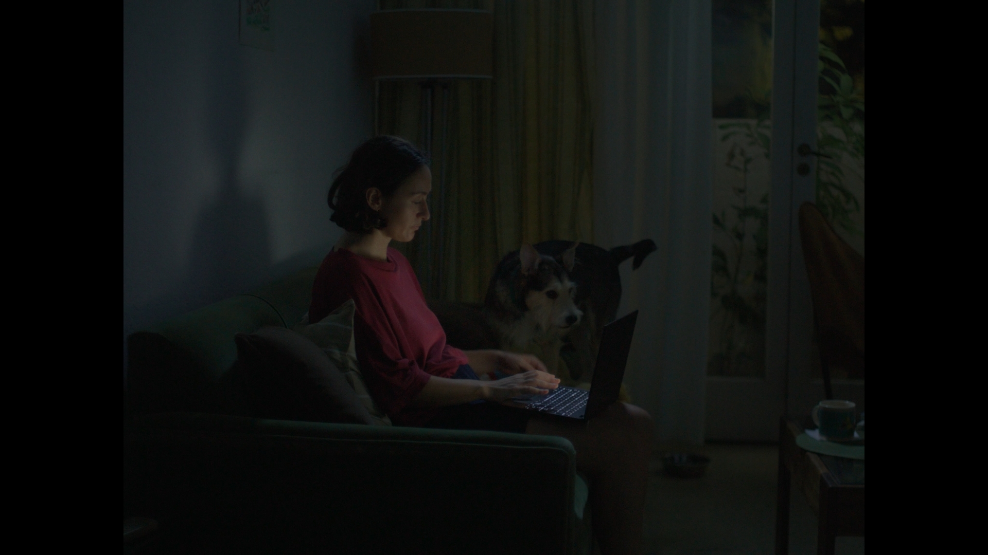 4.Jenny y Toni - Shortcuts Distribution